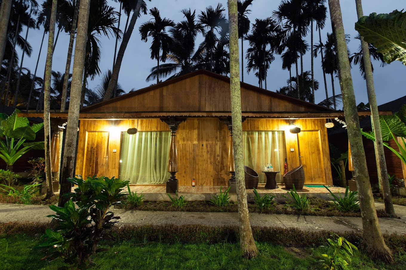 COTTAGE FRONT VIEW